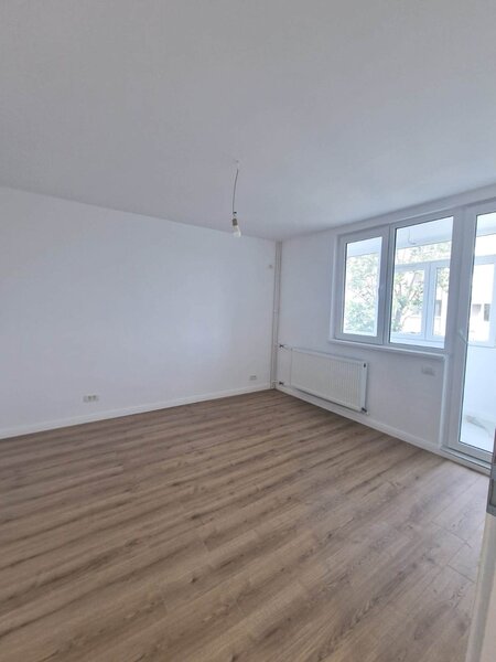 Titan, chiar la parc IOR, 10 minue metrou, scoala 195, bloc 4 etaje, tip H