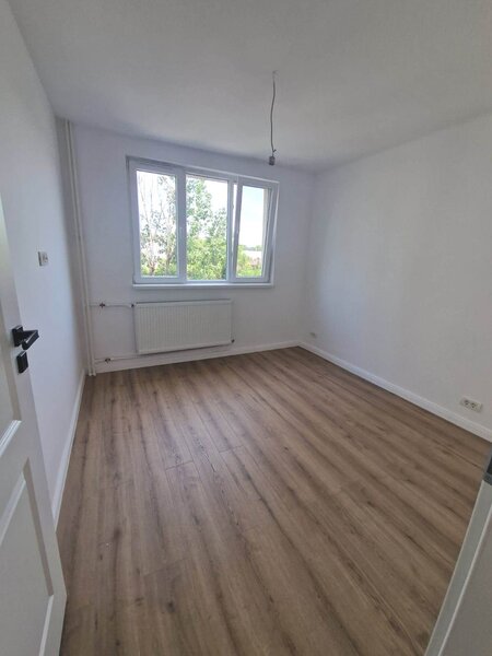 Titan, chiar la parc IOR, 10 minue metrou, scoala 195, bloc 4 etaje, tip H